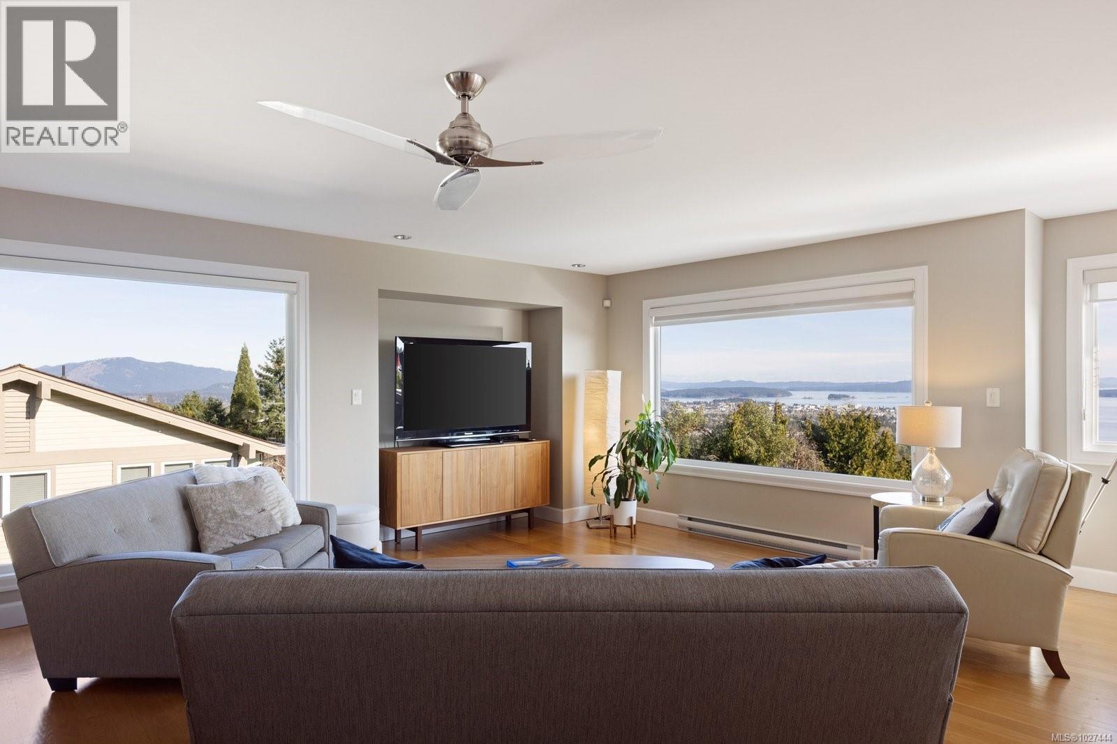 1736 Mayneview Terr, North Saanich