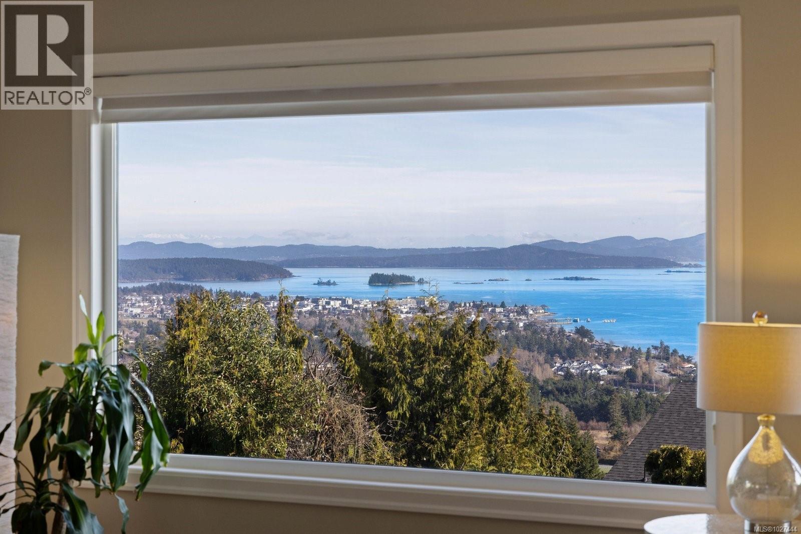 1736 Mayneview Terr, North Saanich