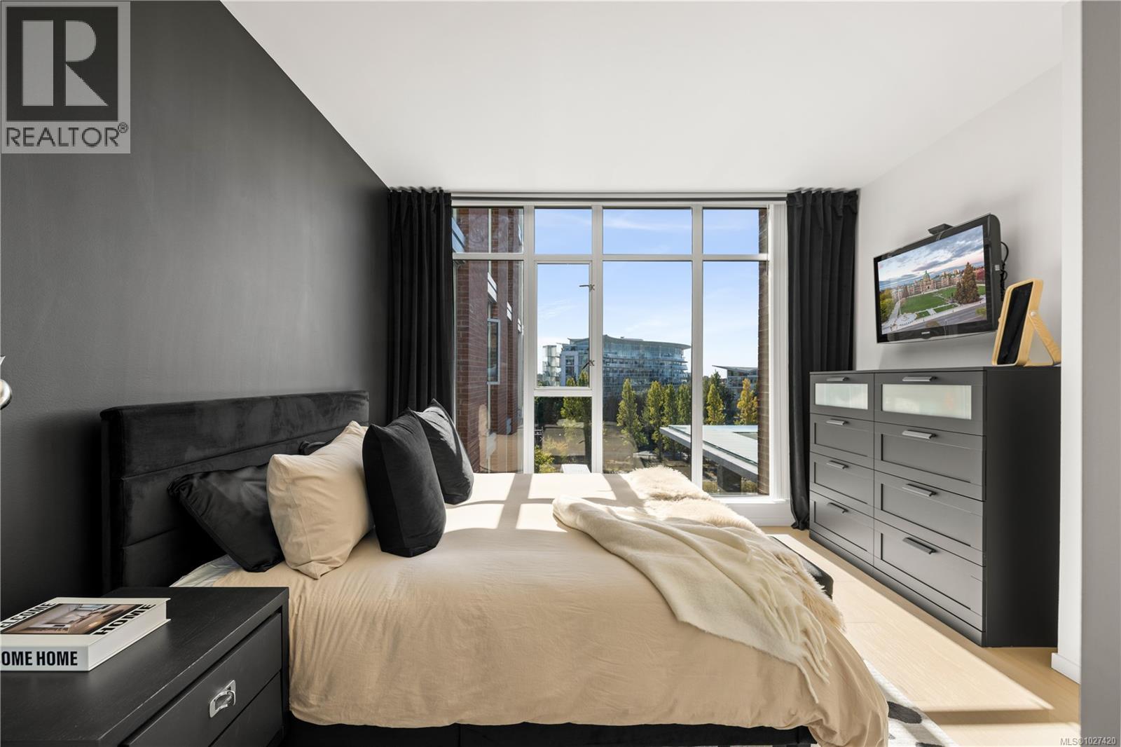 210 100 Saghalie Rd, Victoria