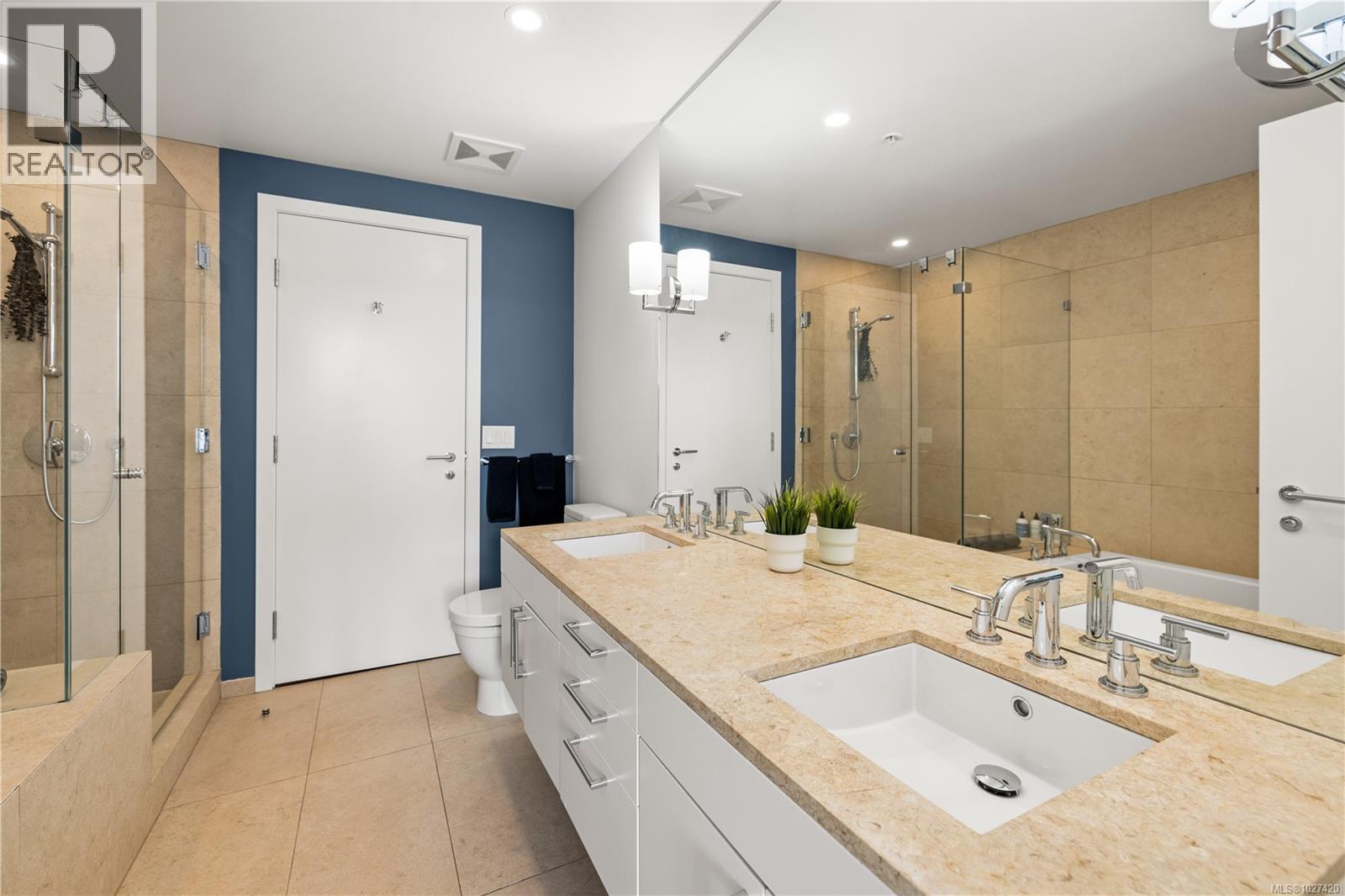 210 100 Saghalie Rd, Victoria