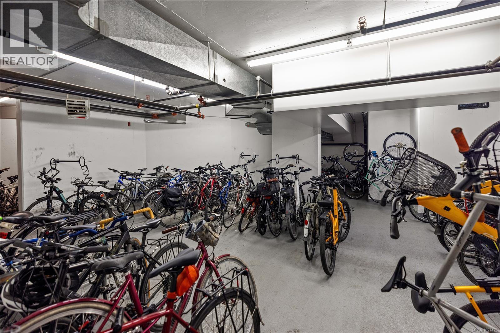 210 100 Saghalie Rd, Victoria