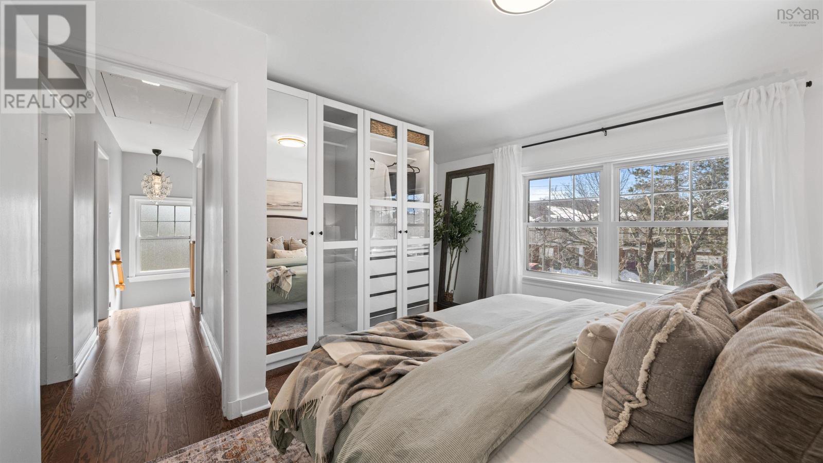 Property 24 of 38 of 3815 Memorial Drive