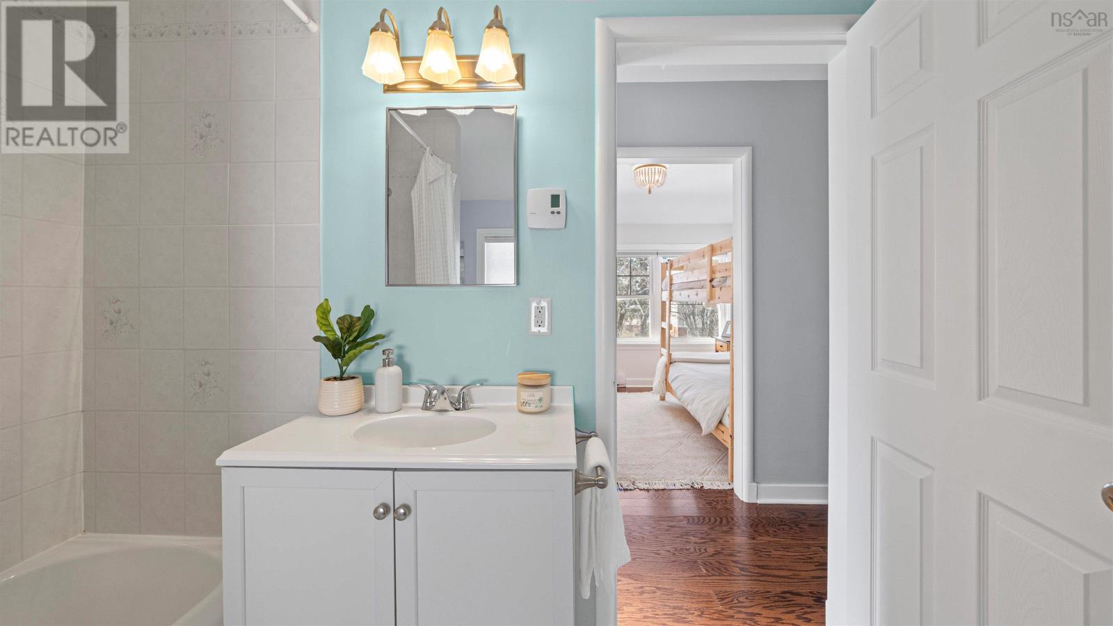 Property 19 of 38 of 3815 Memorial Drive