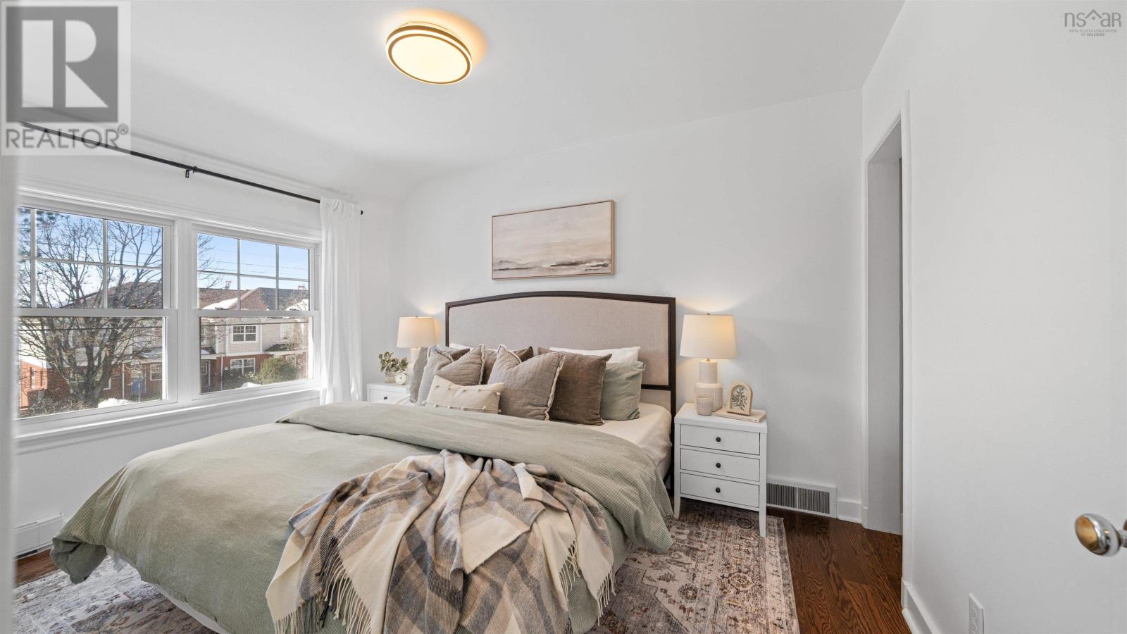 Property 23 of 38 of 3815 Memorial Drive