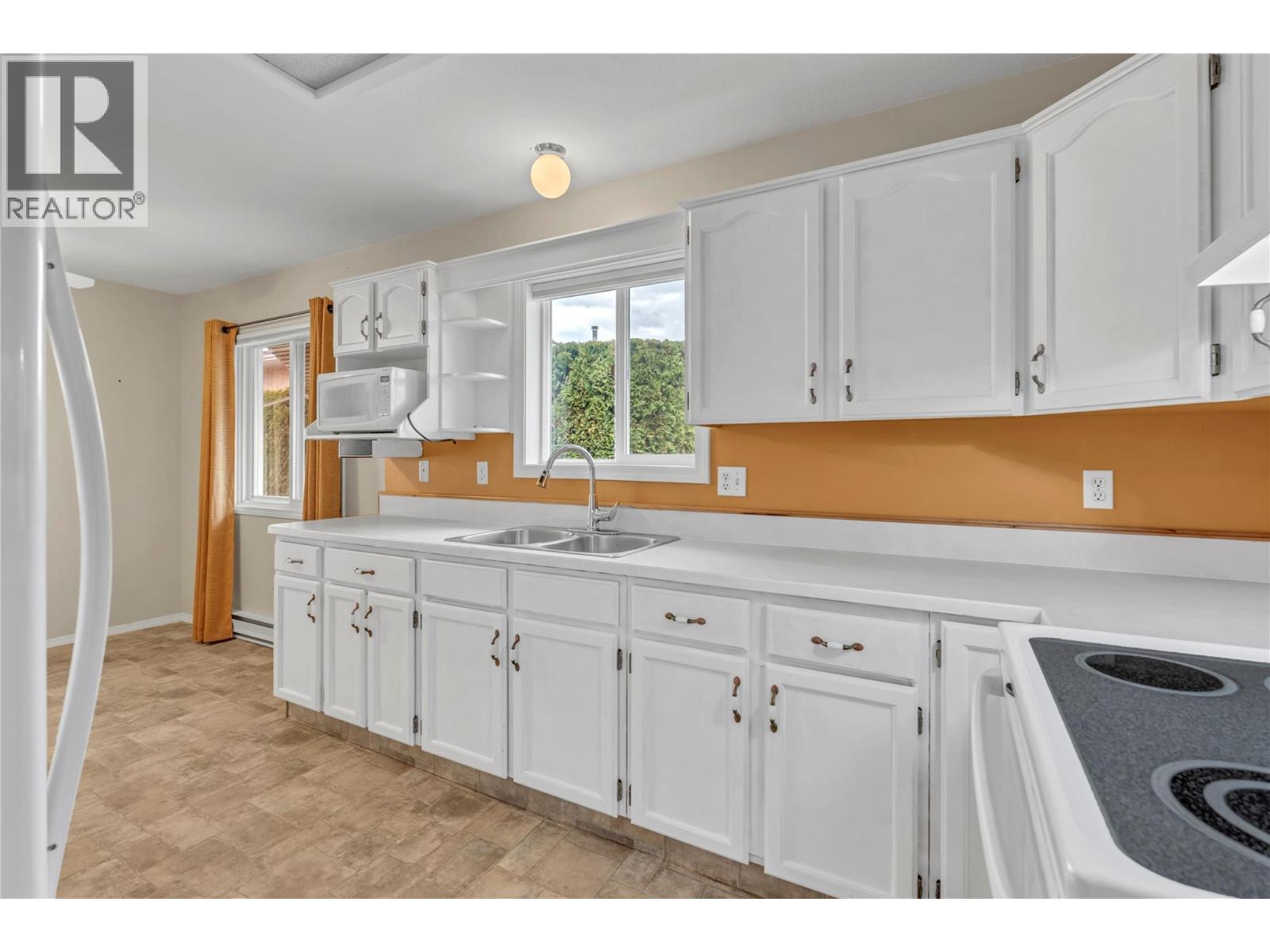 10505 Quinpool Road Unit# 16, Summerland