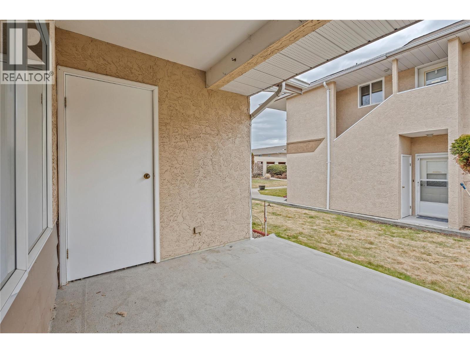 10505 Quinpool Road Unit# 16, Summerland