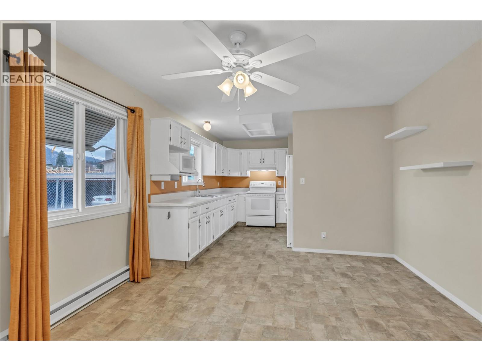 10505 Quinpool Road Unit# 16, Summerland