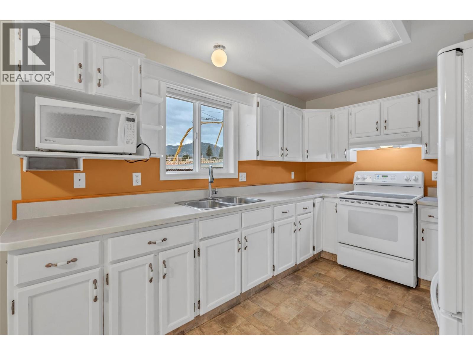 10505 Quinpool Road Unit# 16, Summerland