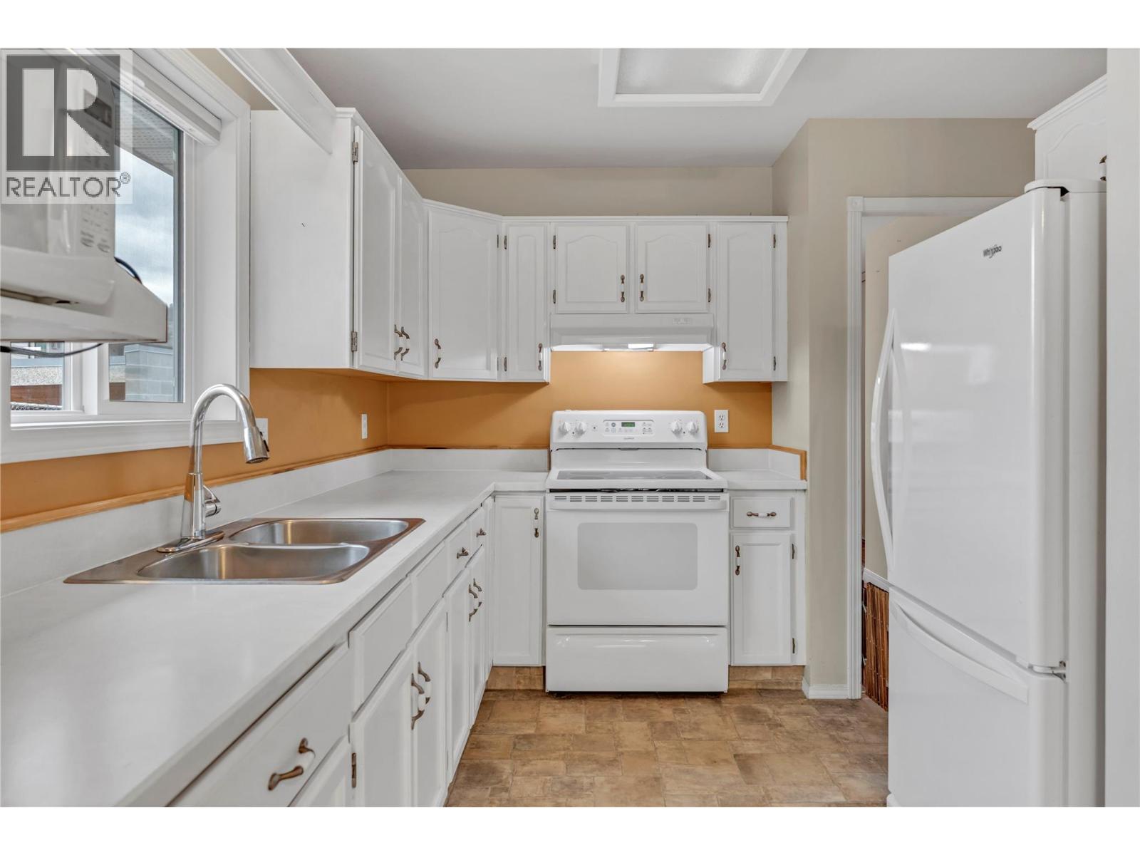 10505 Quinpool Road Unit# 16, Summerland