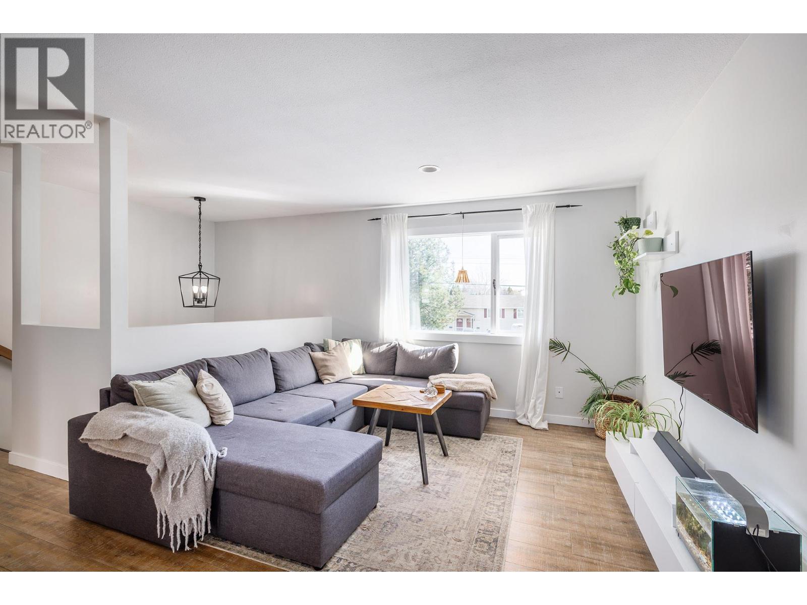 2728 Riffington Place, West Kelowna