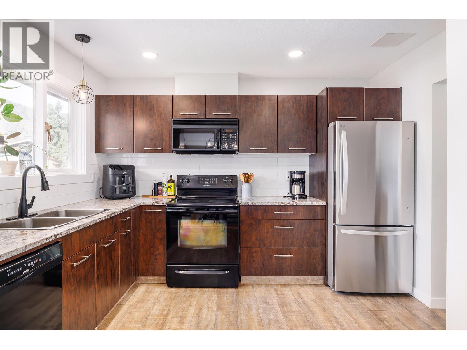 2728 Riffington Place, West Kelowna