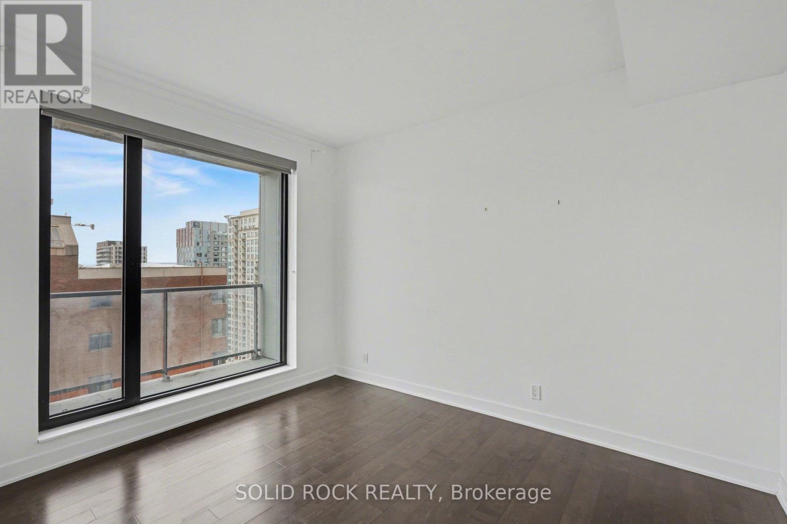 #1606 20 DALY AVENUE - 18