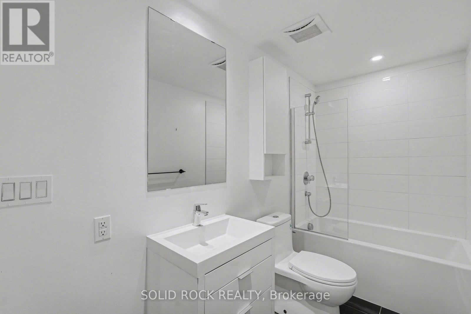 1606 - 20 DALY AVENUE — photo 23