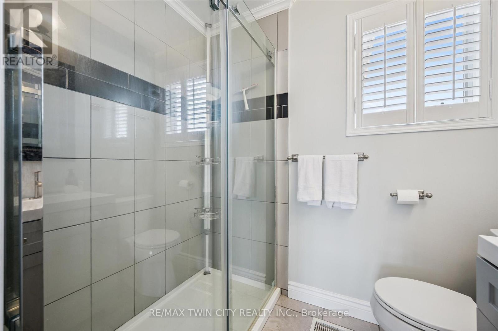 11 ACORN WAY W - 20