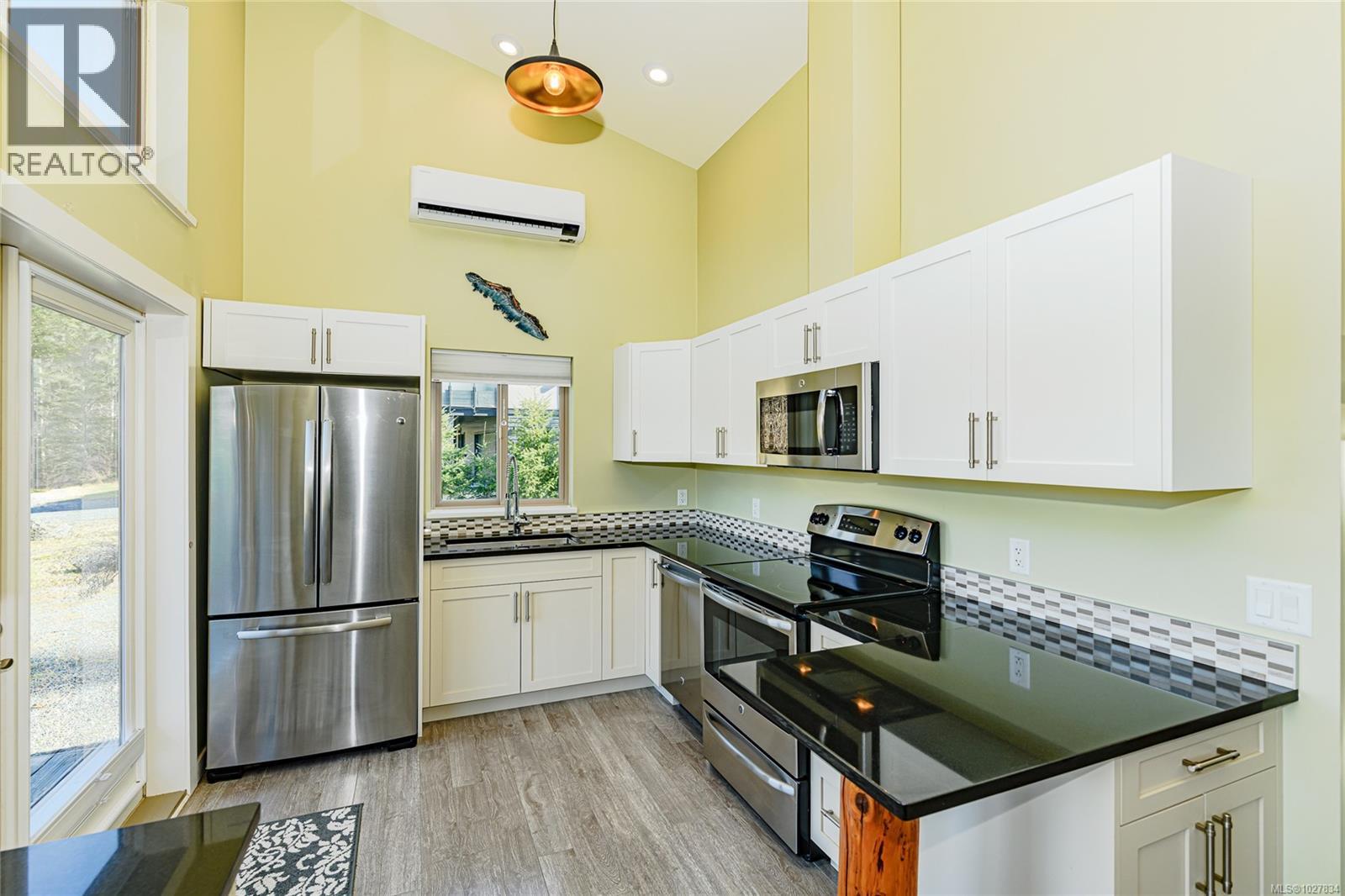  9854 Stin-Qua Road, Honeymoon Bay