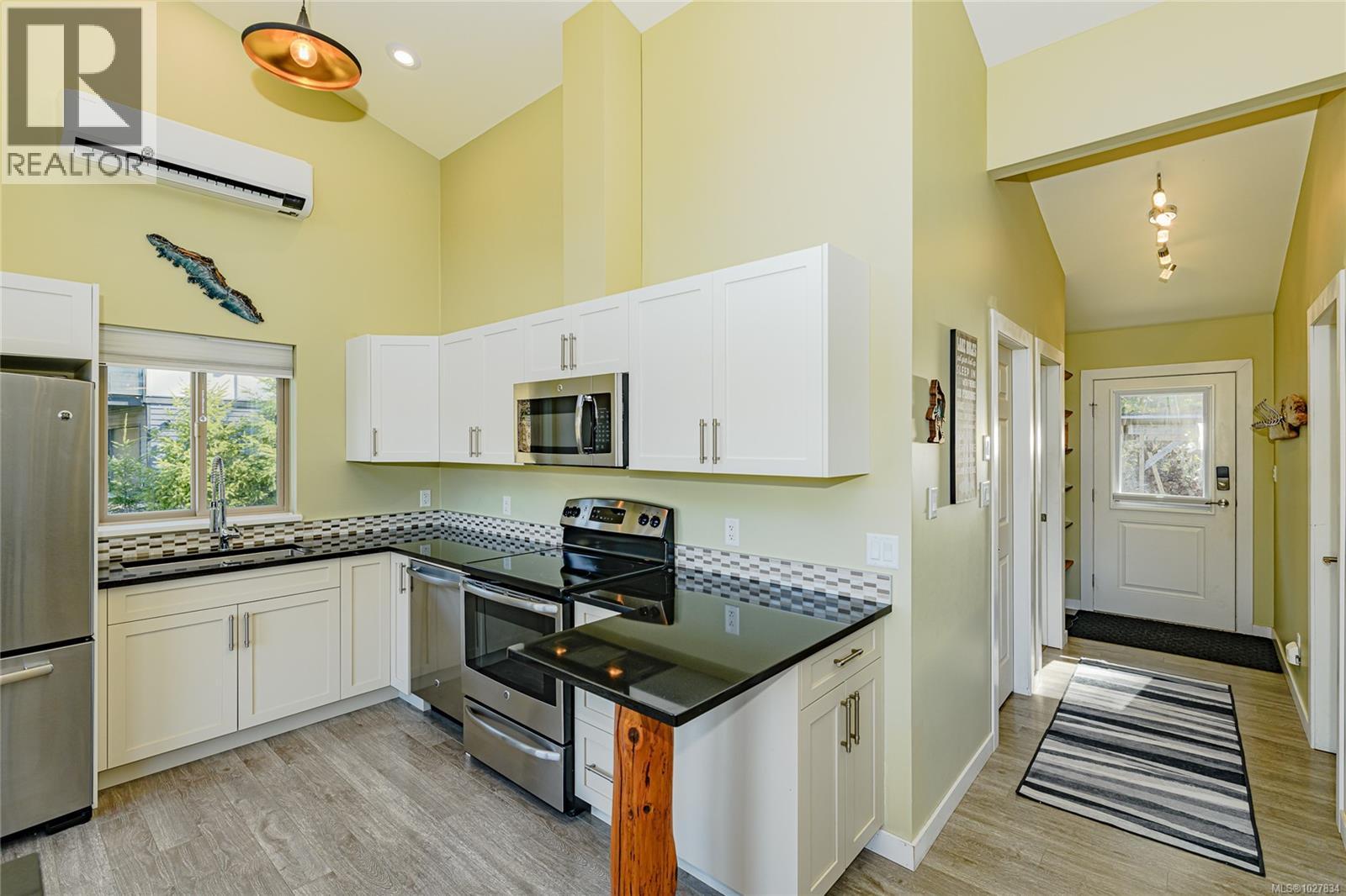  9854 Stin-Qua Road, Honeymoon Bay