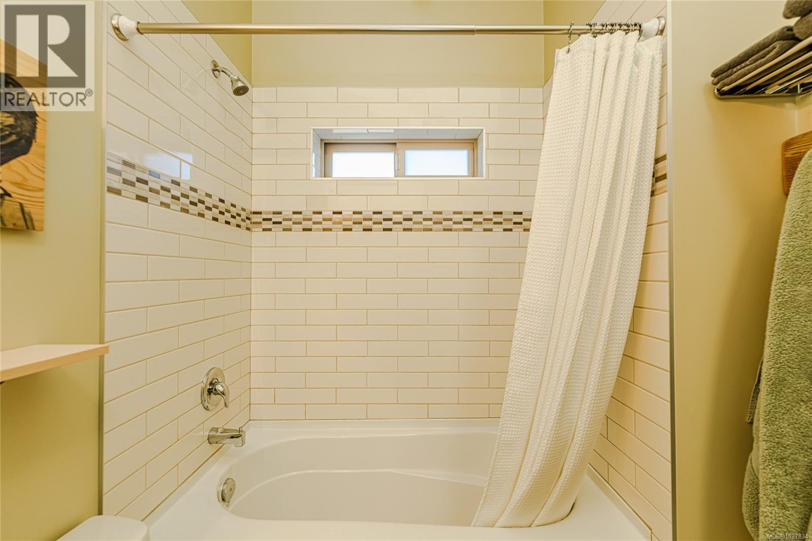  9854 Stin-Qua Road, Honeymoon Bay