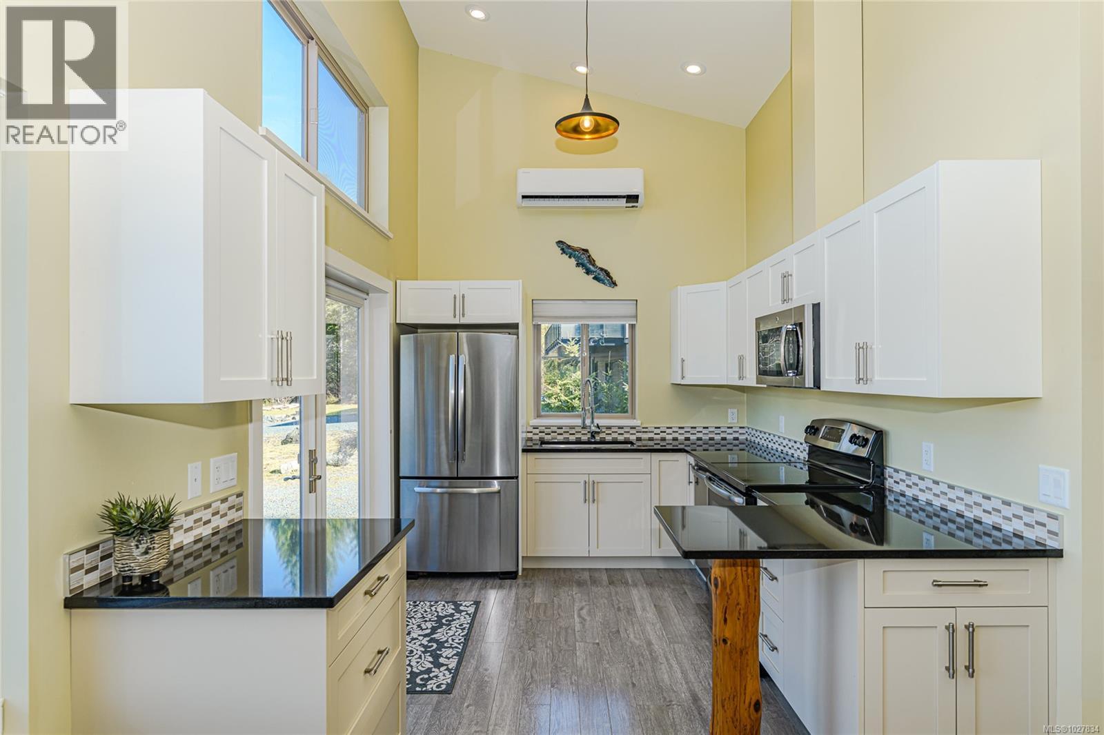  9854 Stin-Qua Road, Honeymoon Bay