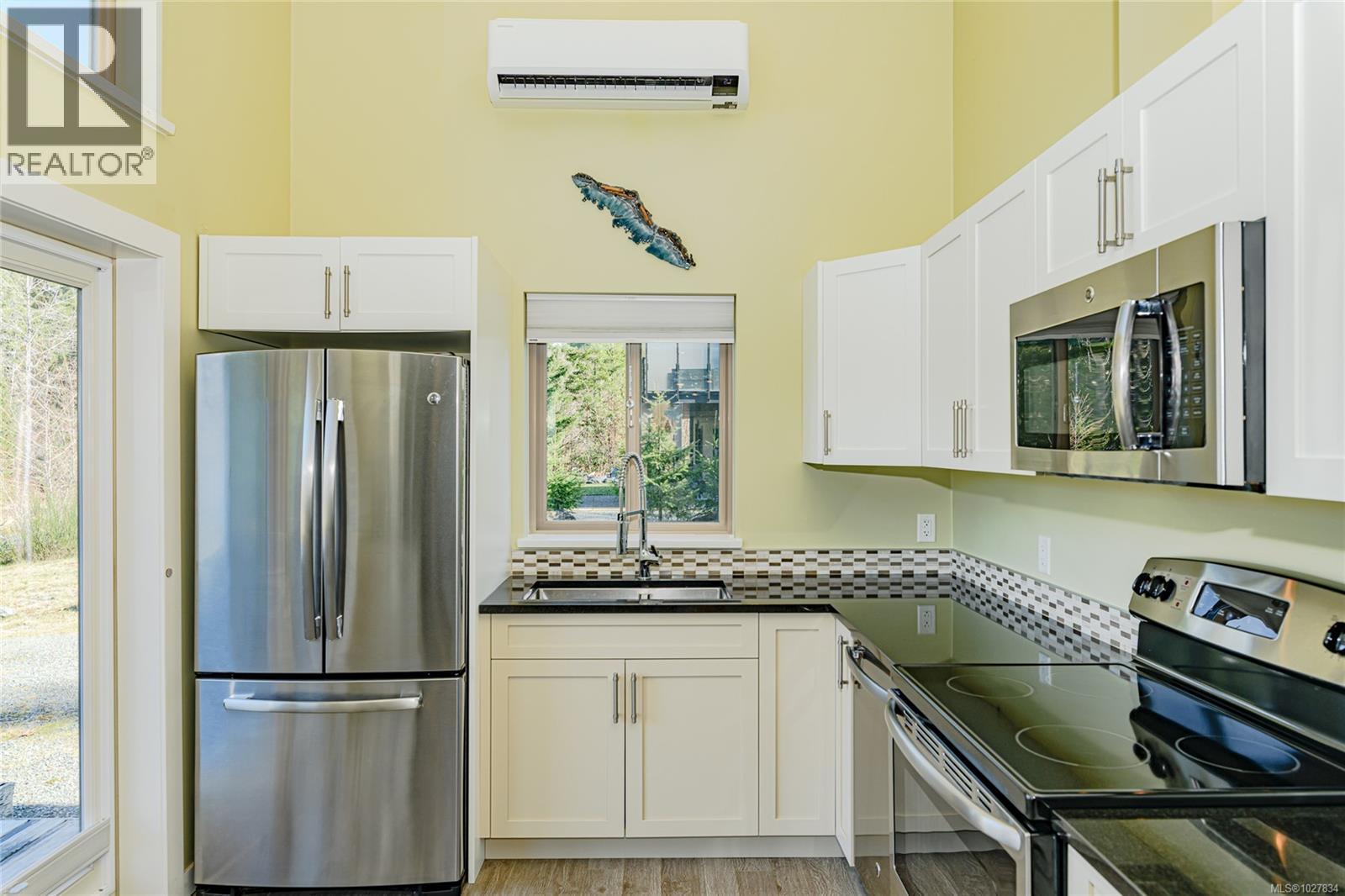  9854 Stin-Qua Road, Honeymoon Bay