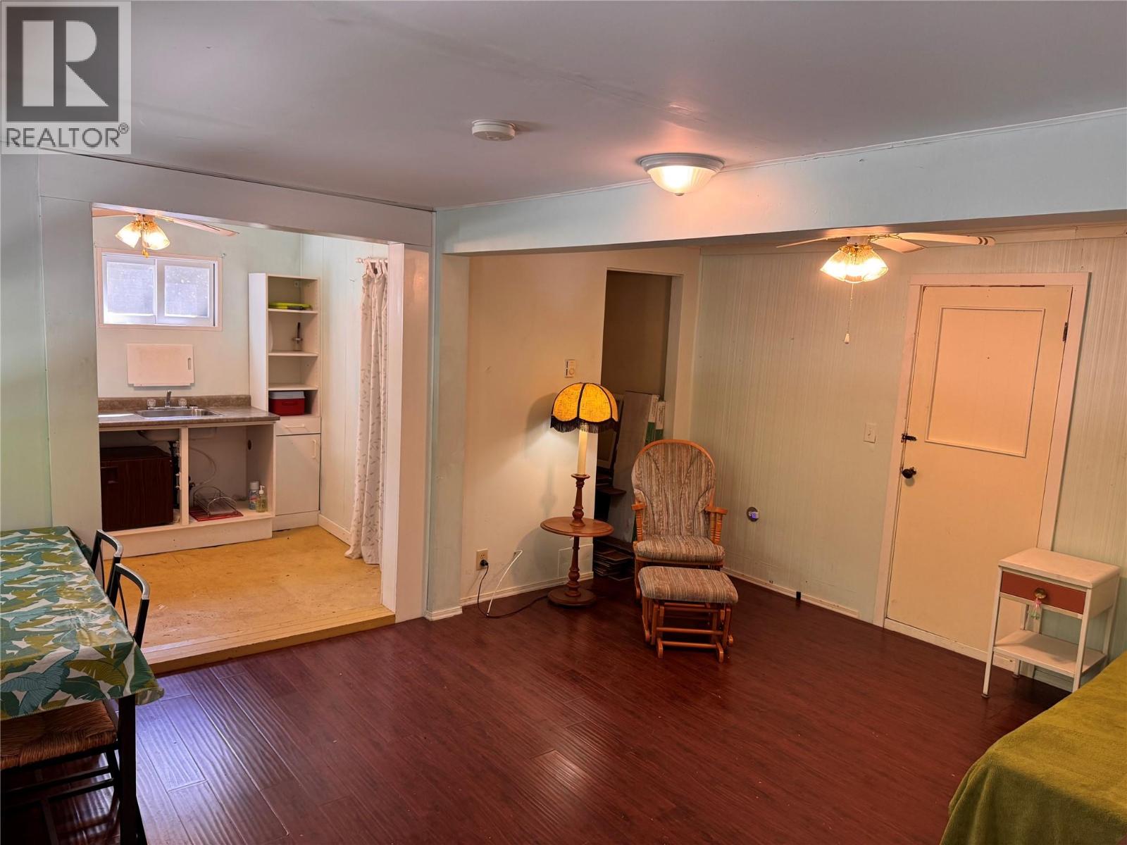 9&11 KINGSLEY Road - 50