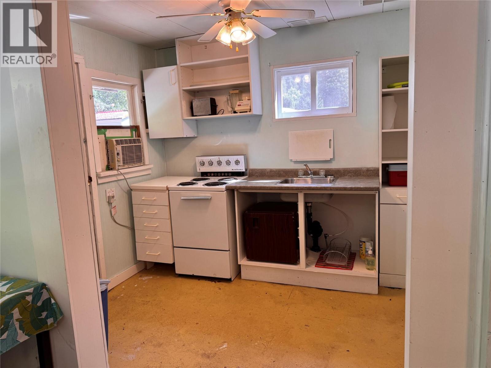 9&11 KINGSLEY Road, Christina Lake