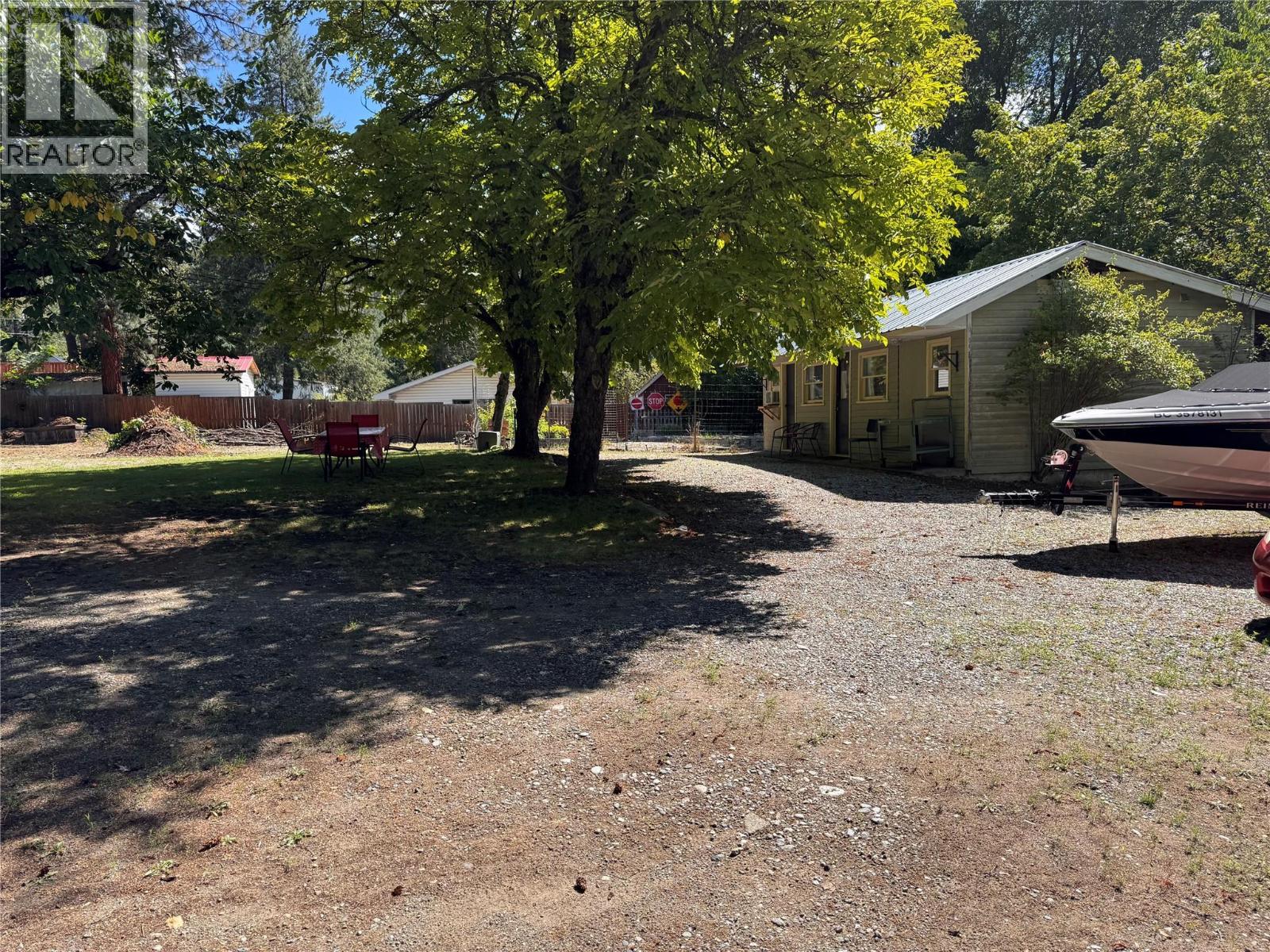 9&11 KINGSLEY Road, Christina Lake