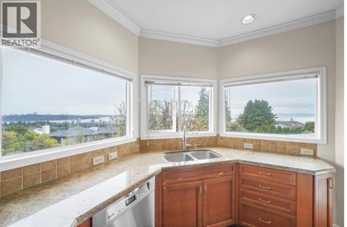 2272 OTTAWA AVENUE, West Vancouver