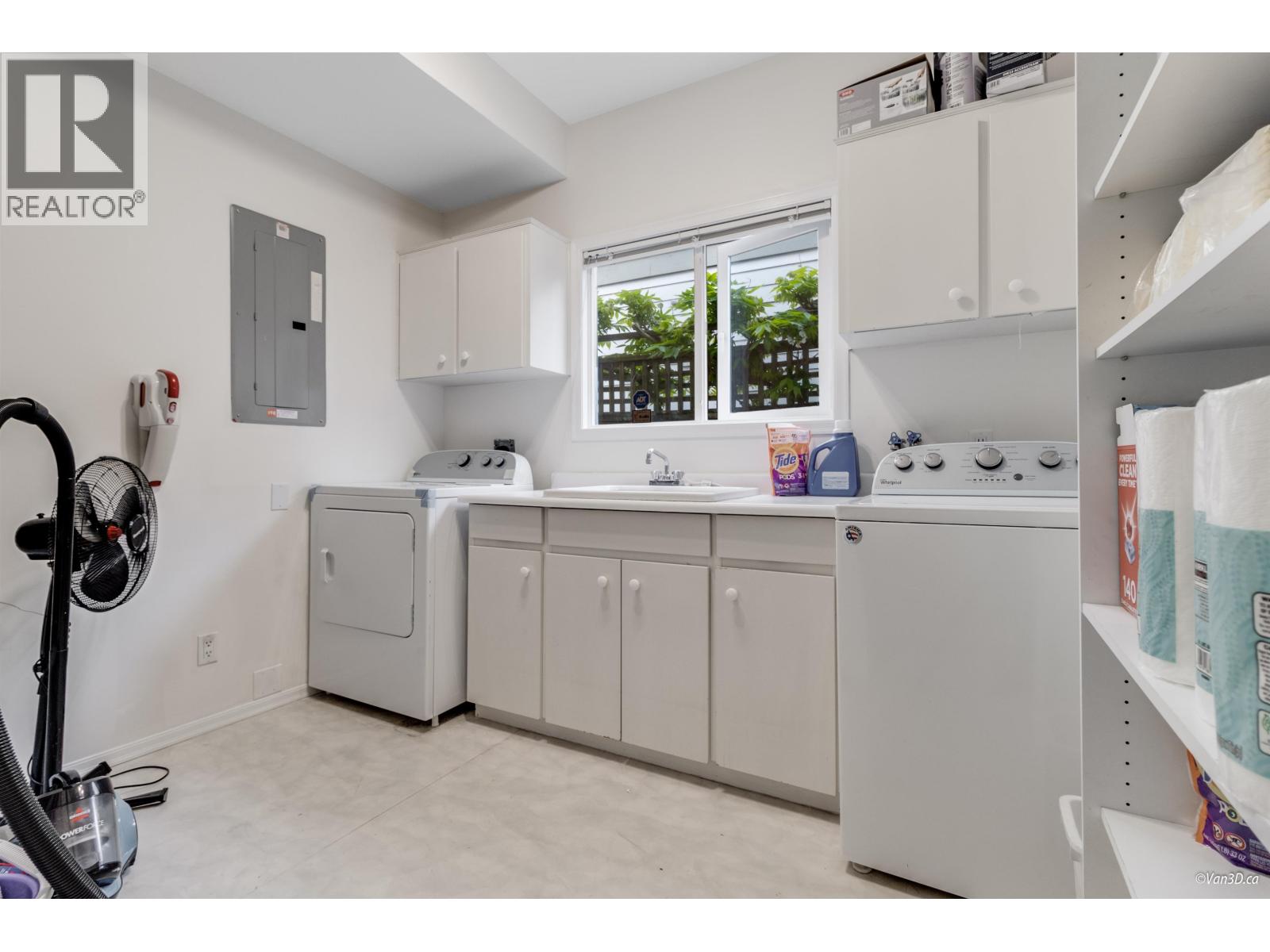 2272 OTTAWA AVENUE, West Vancouver