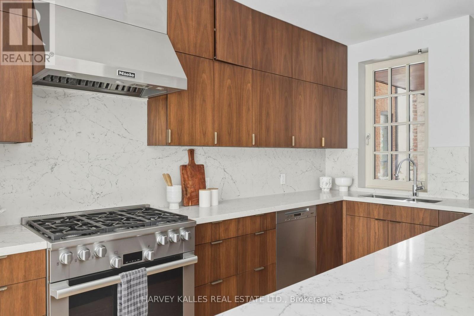 94B ADMIRAL ROAD - 12