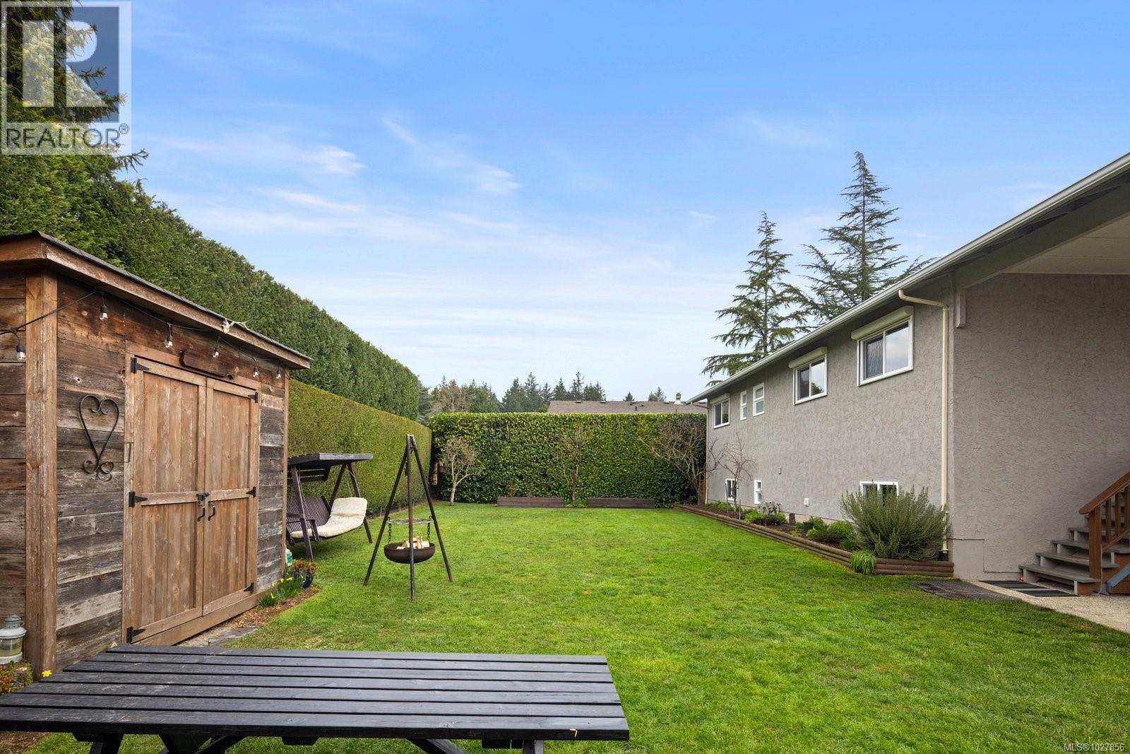 7216 Early Pl, Central Saanich