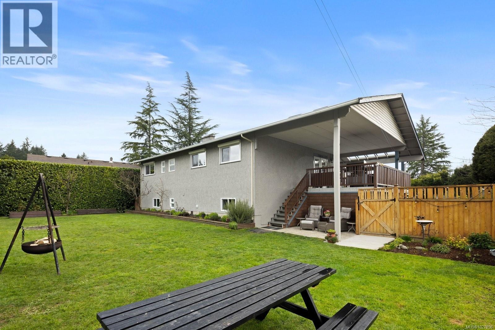 7216 Early Pl, Central Saanich