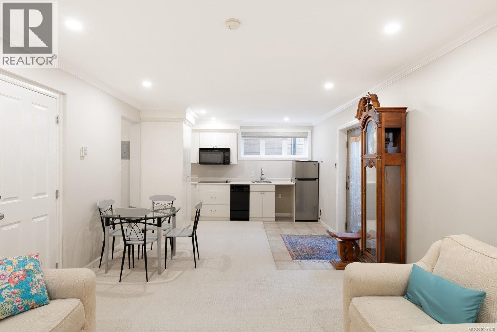 238 Richmond Ave, Victoria