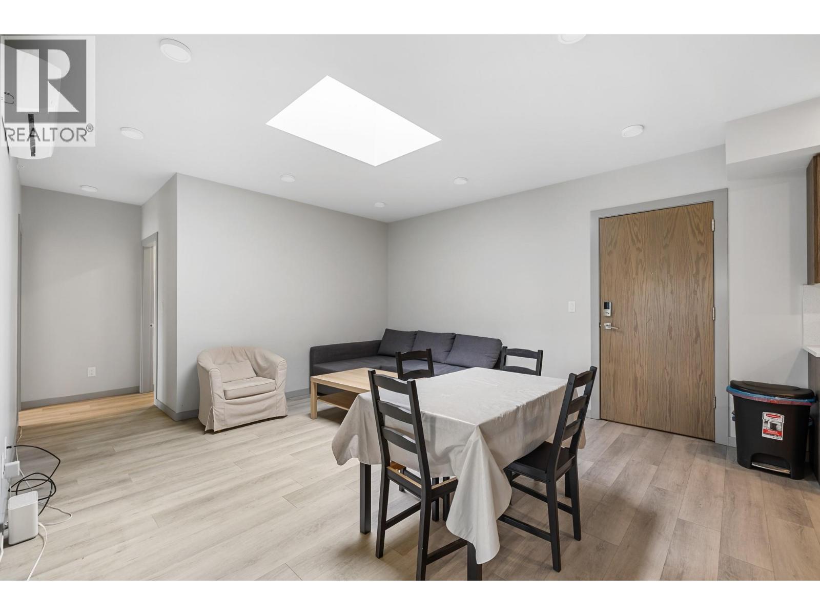 #PH9 345 Dougall Road - 7