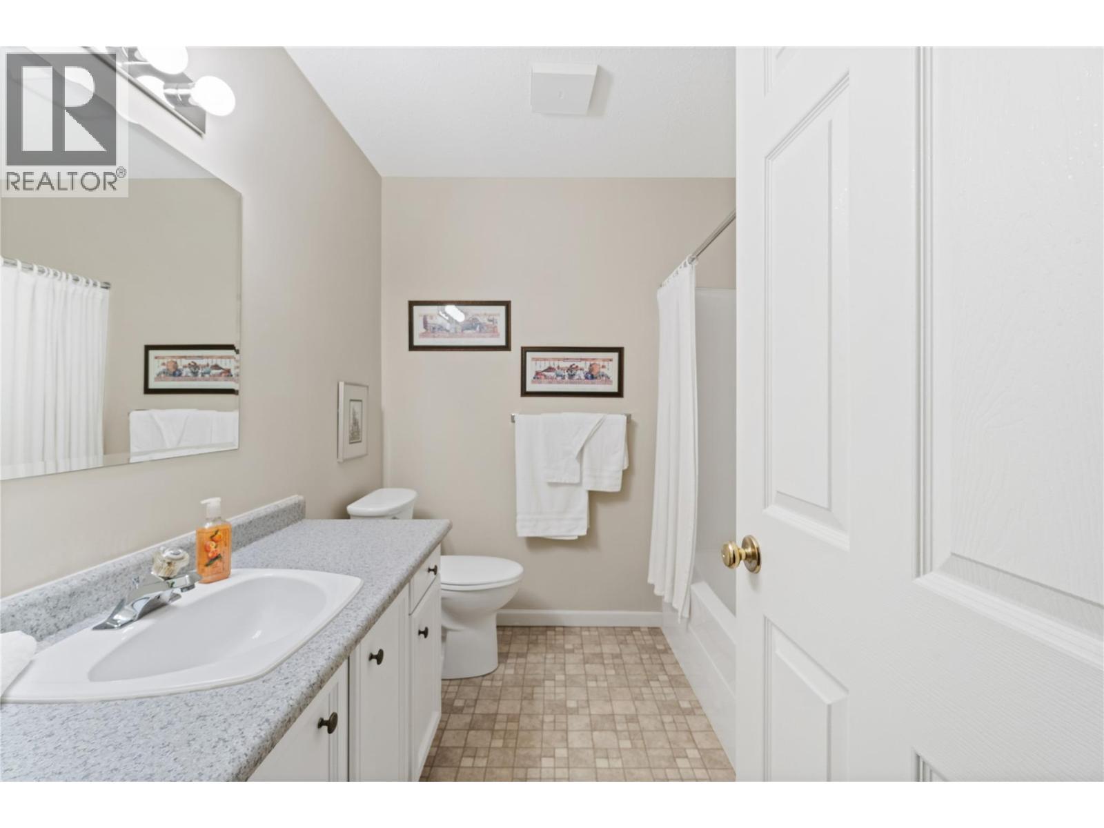 #303 851 5 Avenue SW - 25