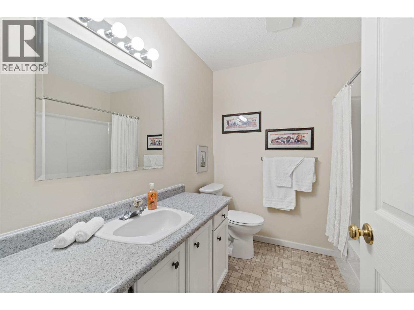 851 5 Avenue SW Unit# 303, Salmon Arm