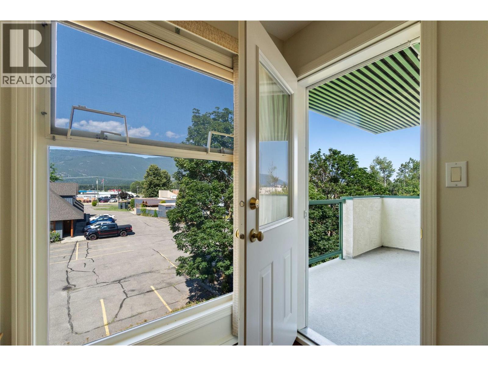 851 5 Avenue SW Unit# 303, Salmon Arm