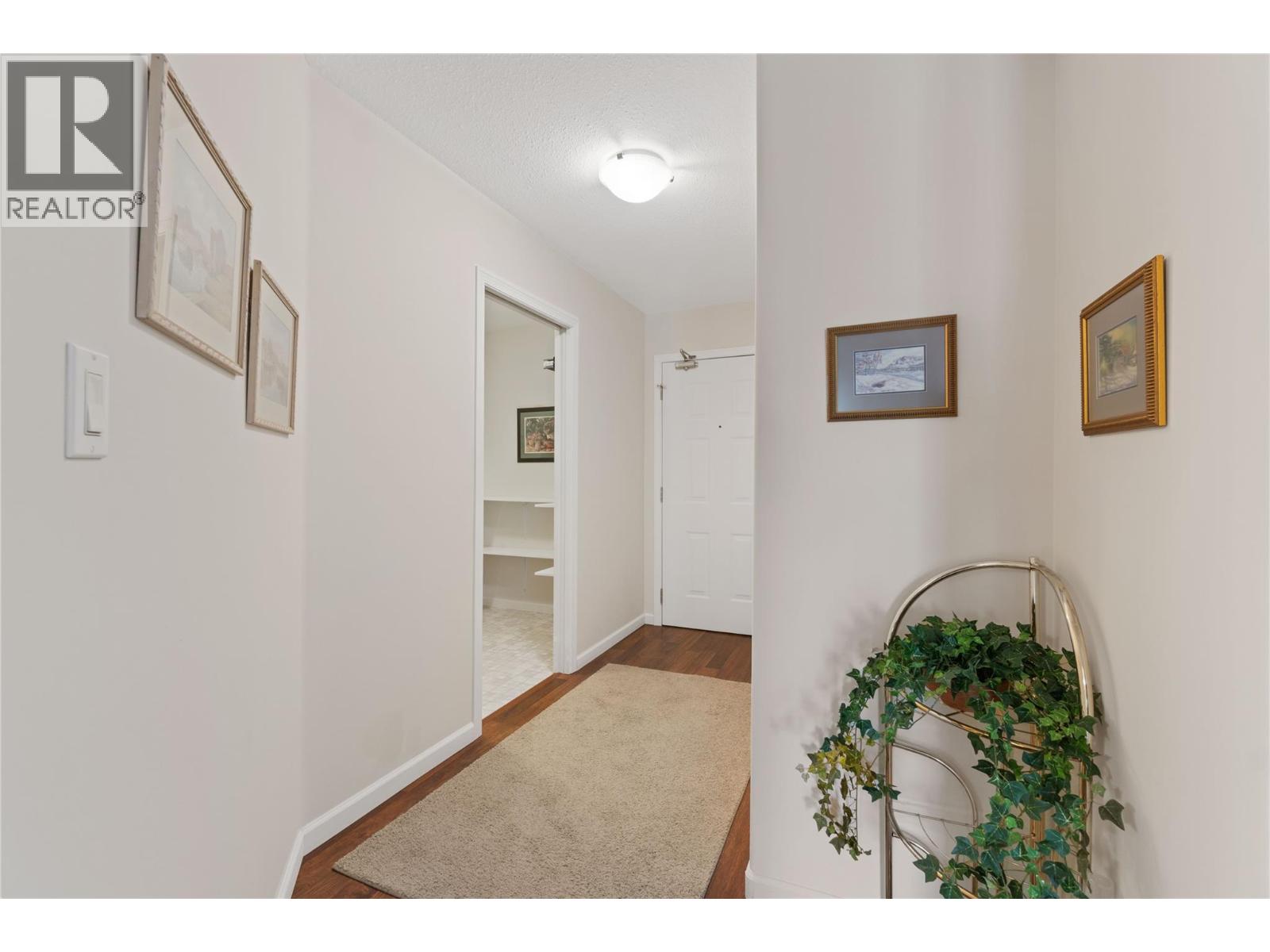 #303 851 5 Avenue SW - 5