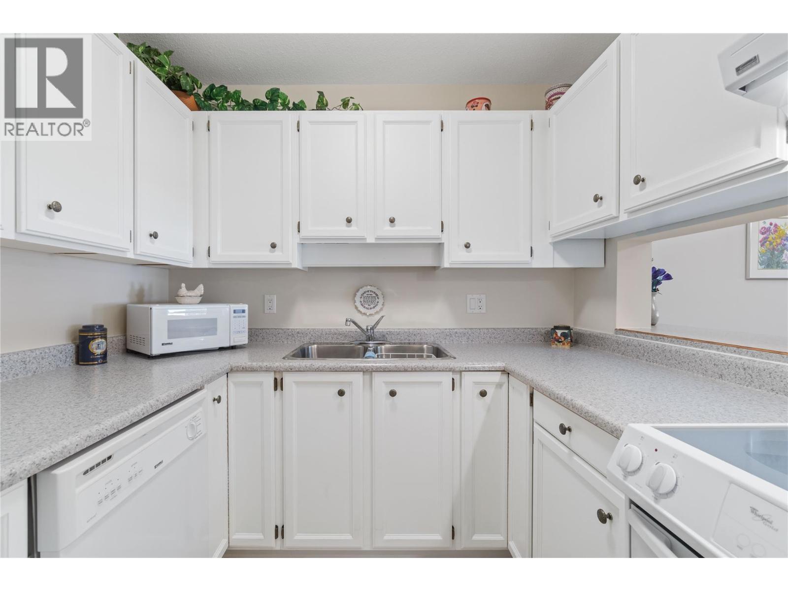 #303 851 5 Avenue SW - 6