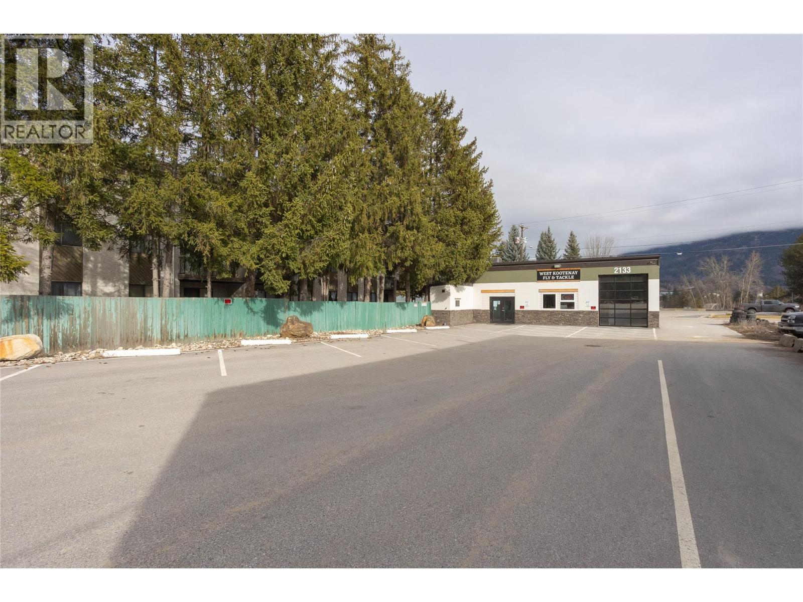 2133 Columbia Avenue, Castlegar