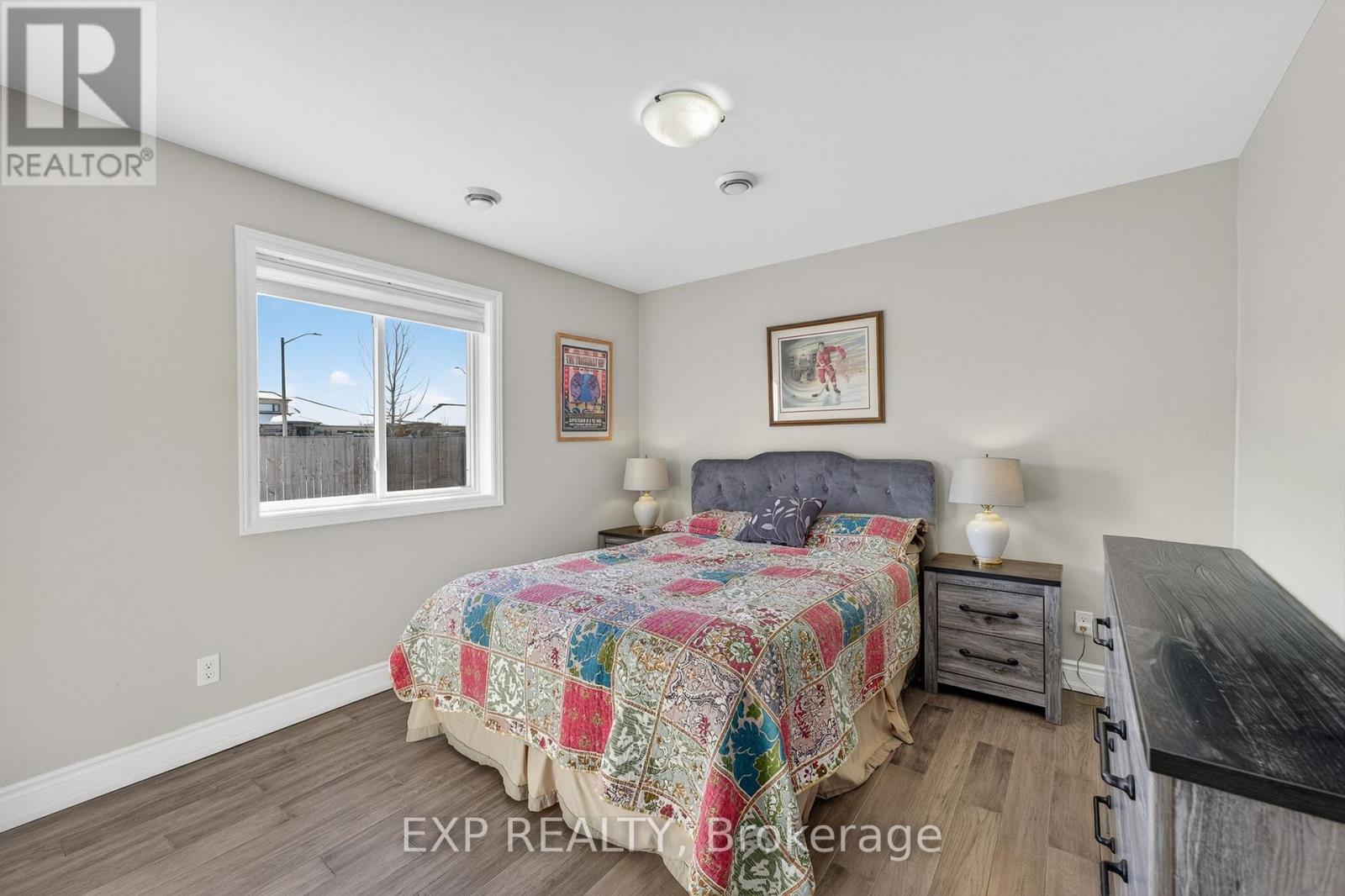 15 KEMPTON AVENUE — photo 22
