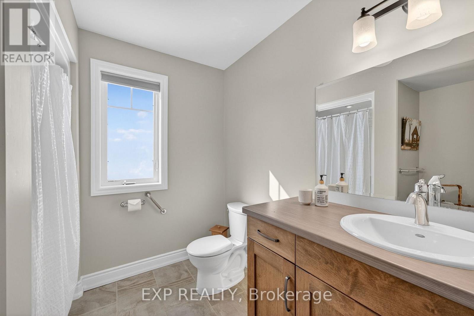 15 KEMPTON AVENUE — photo 24