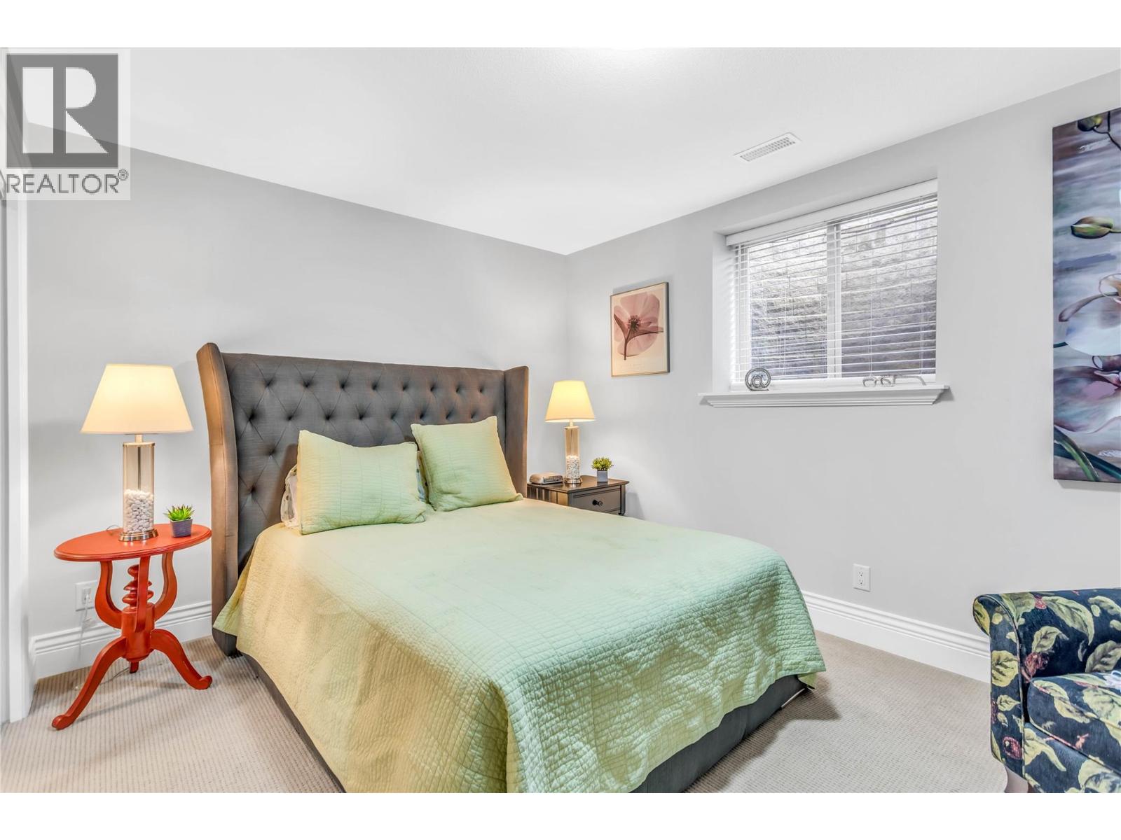 4450 GORDON Drive Unit# 105, Kelowna