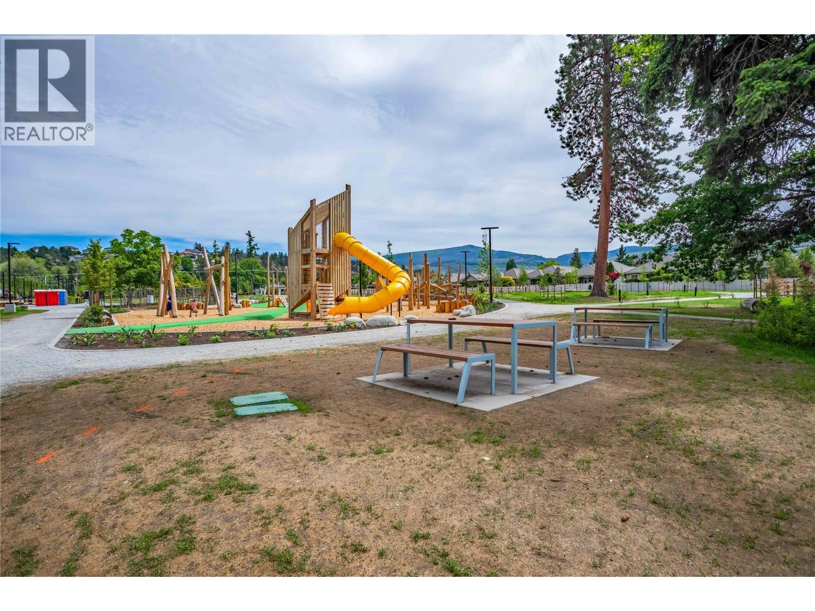 4450 GORDON Drive Unit# 105, Kelowna