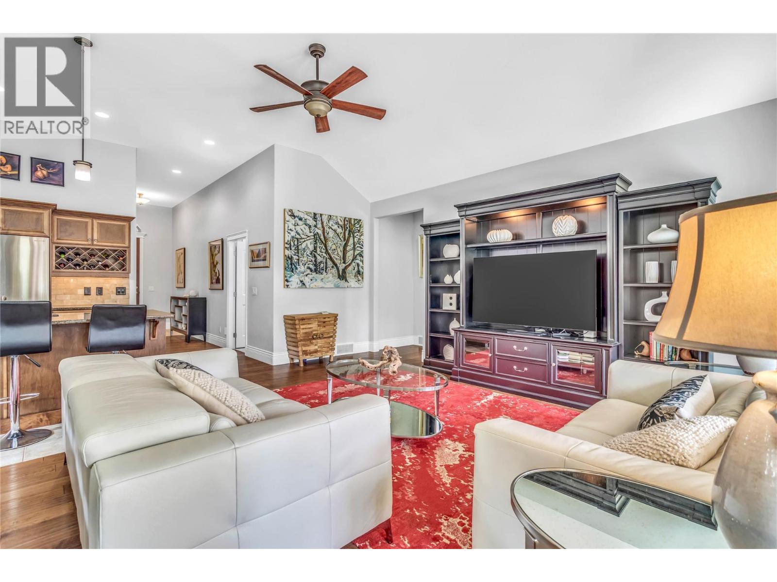 4450 GORDON Drive Unit# 105, Kelowna