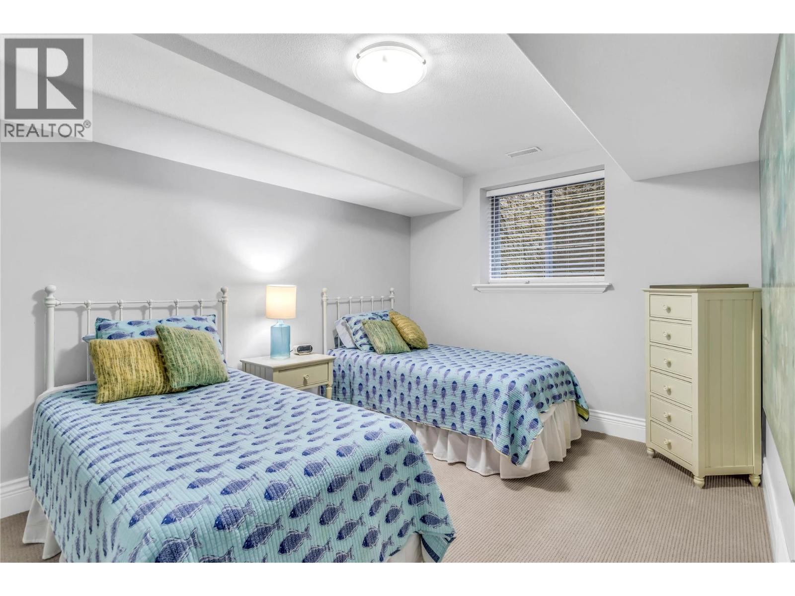 4450 GORDON Drive Unit# 105, Kelowna