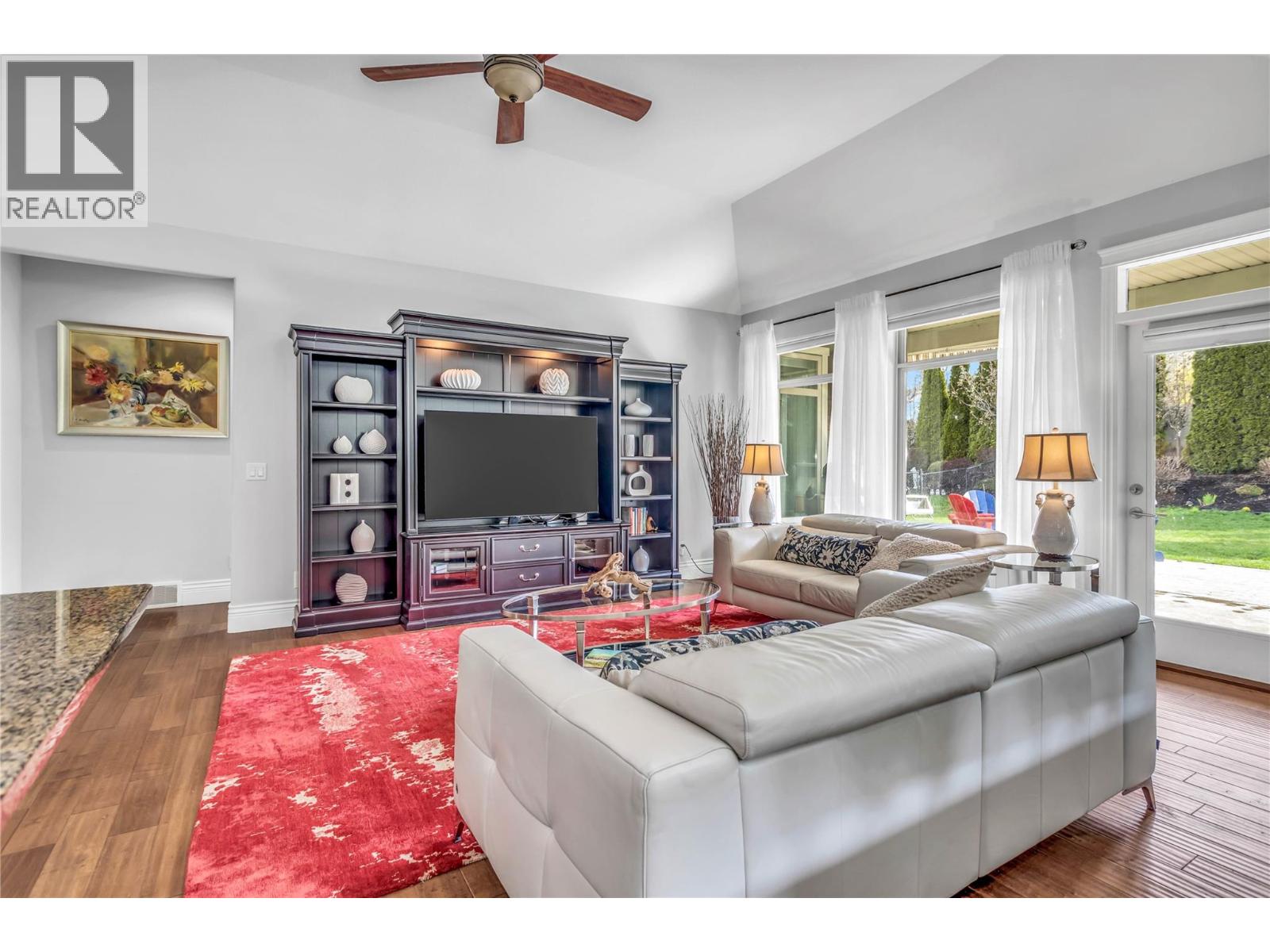 4450 GORDON Drive Unit# 105, Kelowna