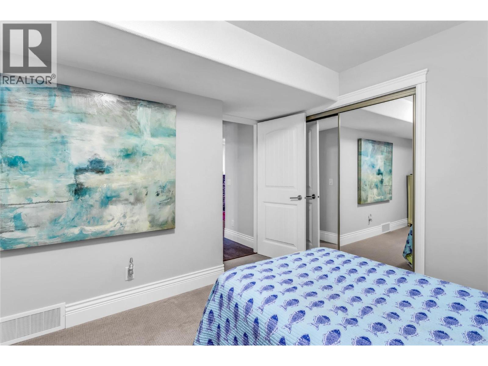 4450 GORDON Drive Unit# 105, Kelowna