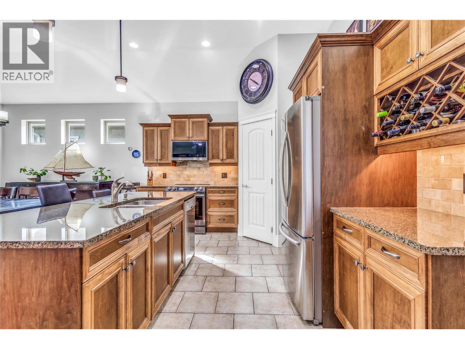 4450 GORDON Drive Unit# 105, Kelowna