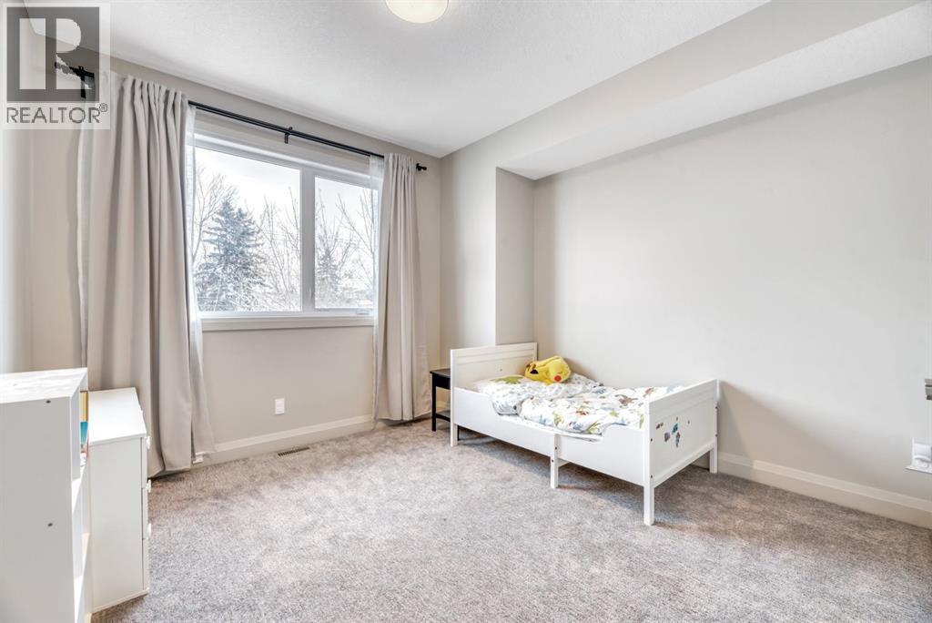 
          418 13 Avenue Northeast
            <br/>
            <span>Calgary</span>
            , 
            <span>AB</span>
             <span>T2E1C2</span>
         - Photo 27