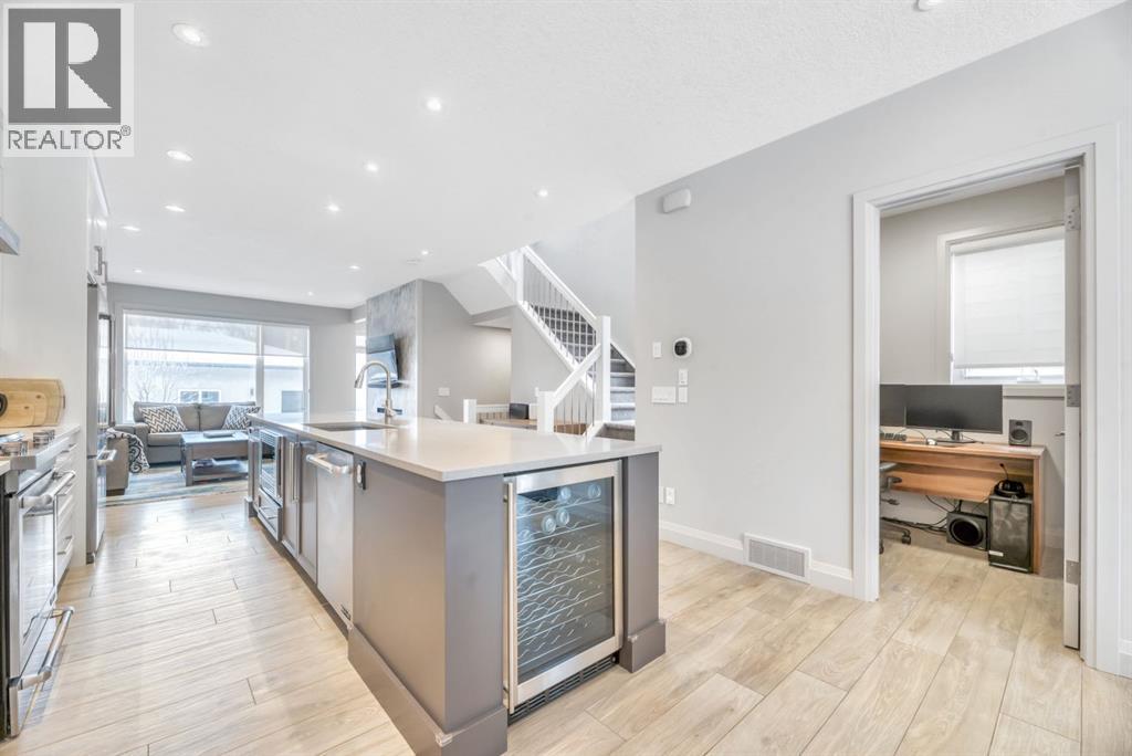 
          418 13 Avenue Northeast
            <br/>
            <span>Calgary</span>
            , 
            <span>AB</span>
             <span>T2E1C2</span>
         - Photo 6